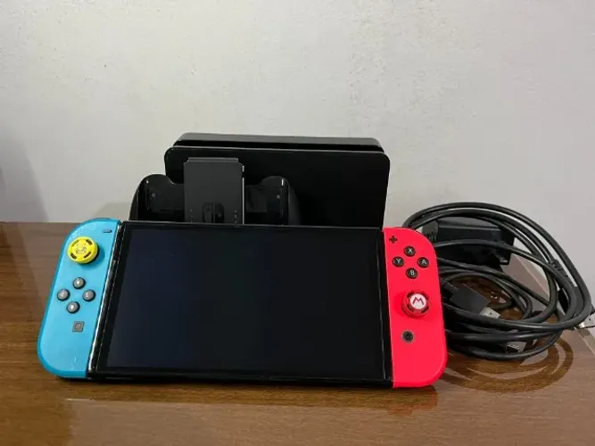 Nintendo Switch Oled - Desbloqueado - Excelente Estado - Vídeo na descrição!