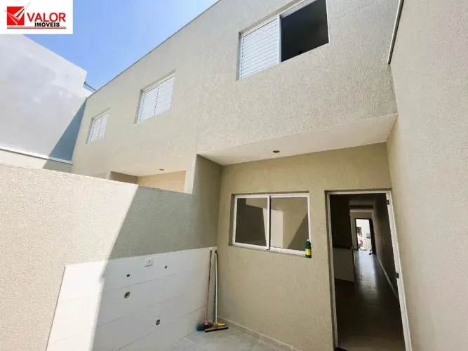 SOBRADO NOVO - ZONA OESTE Se você está em busca de um sobrado novo, pronto para morar e em