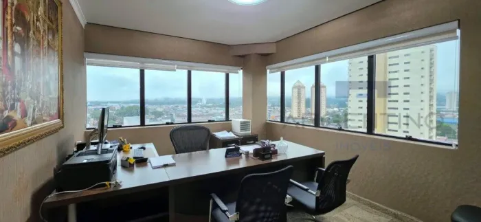 Ótima Sala Comercial no Edifício Atrium - Centro (Venda e Locação)