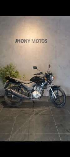 Vendo yamaha 125 2010 completa 