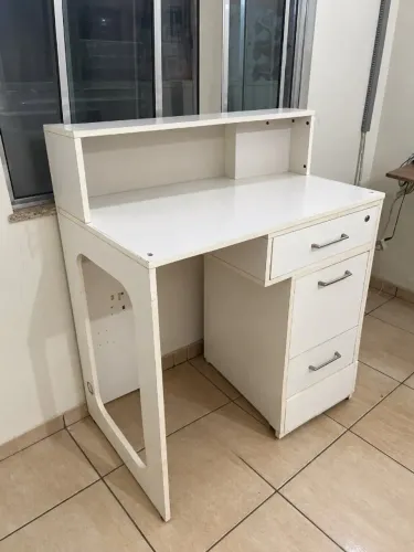 Gândula Escrivaninha com 3 Gavetas e Nicho