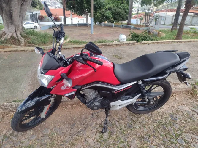 Honda Titan 160-2020, chave reserva, manual,nota fiscal.32.000 quilômetros!