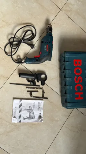 Furadeira BOSCH Impacto 700W