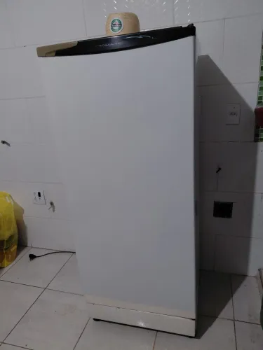 Geladeira 250 reais, funcionando perfeitamente 