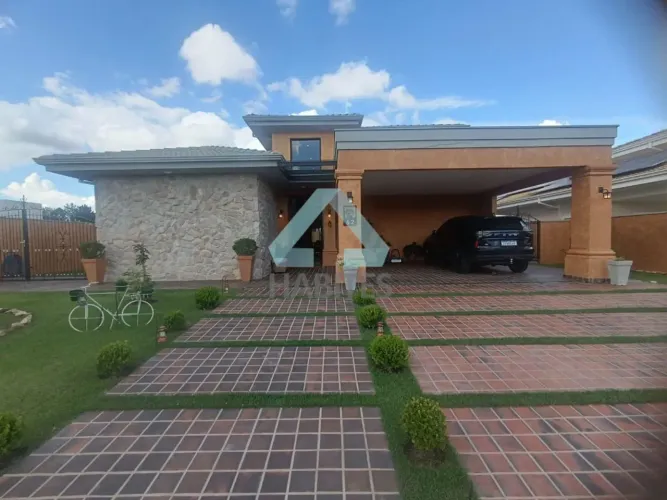 Casa estilo Toscano 4 quartos sendo 4 suítes - Condomínio Fechado - Casa Térrea