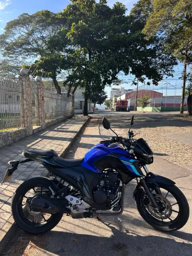 YAMAHA FAZER FZ25 2024 - IMPECÁVEL! (Vendo/Troco por moto inferior)