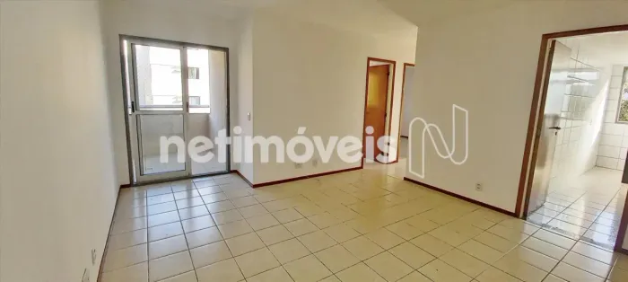 Apartamento 3 quartos com suíte e 2 vagas de garagem frente rua com elevador por R$ 820.00