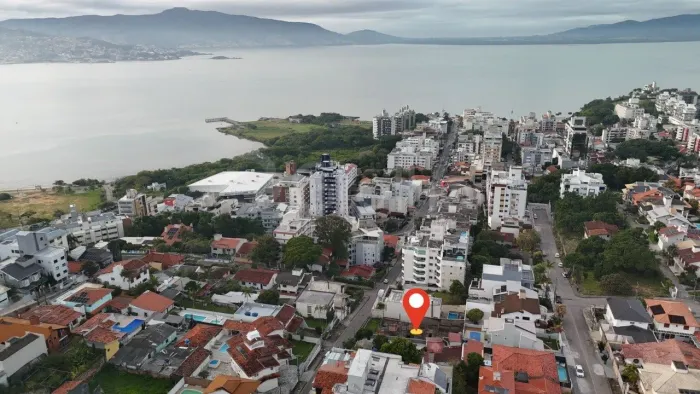Terreno de 560m² em Coqueiros