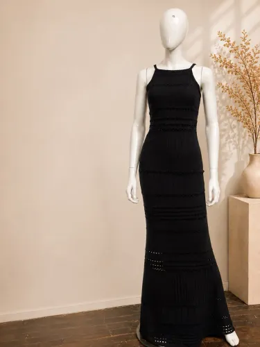 Vestido Canal Preto Longo em Tricot Canelado - Alças Finas | Tam PP