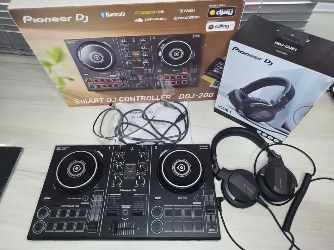 Kit dj Controladora pioneer dj + fone cue1