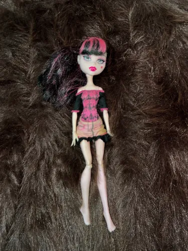 Draculaura Scaris monster high usada