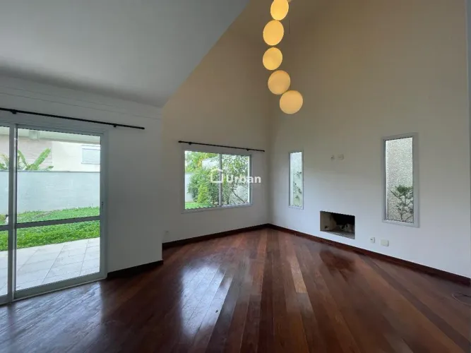 Casa para alugar em Cotia, Granja Viana, com 3 suítes, com 215 m², Condominio Raizes
