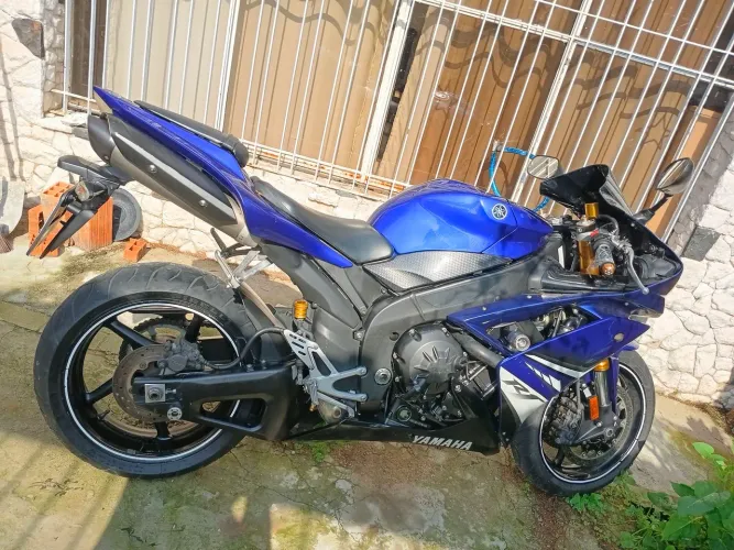 Moto R1 yamaha