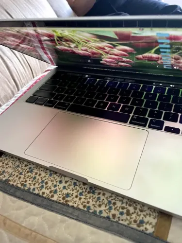 MacBook Pro 2020 - 1,4 GHz Quad-Core Intel Core i5