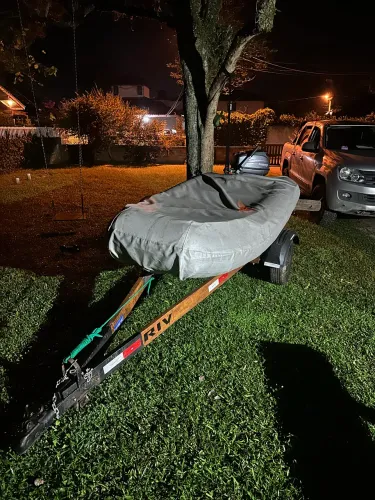 BOTE COM MOTOR 15hp 39horas