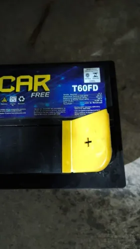 Vendo bateria usada marca Delcar 60 amperes valor 180,00