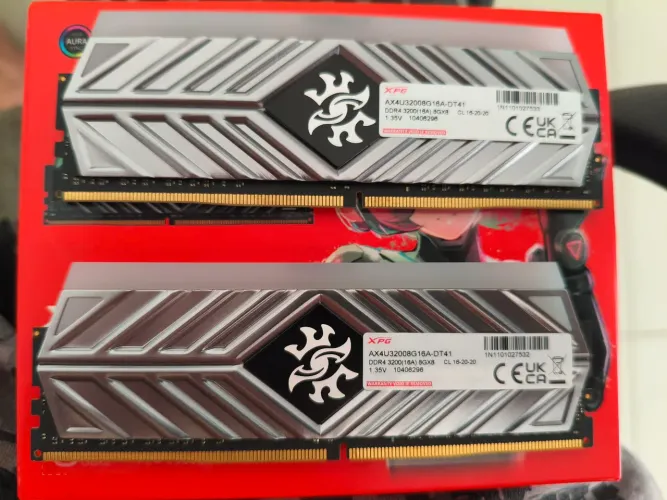 Memória RAM DDR4 16GB (8x2) XPG D41 3200Mzh RGB