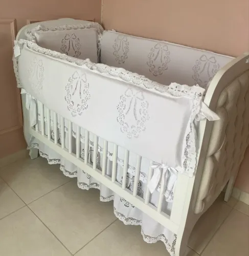 Berço cama capitonê