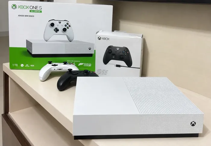 XBOX ONE S - 1 TB