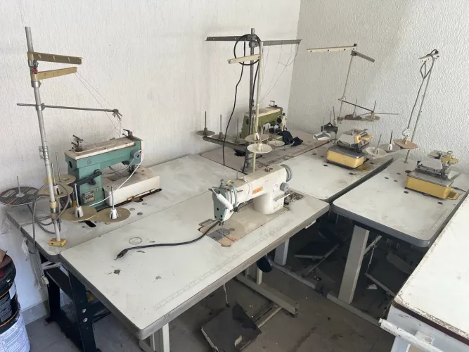 Máquina de costura industrial