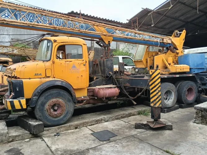 Caminhão MB 2216 Traçado com Guindaste TADANO TL 180S - 1979