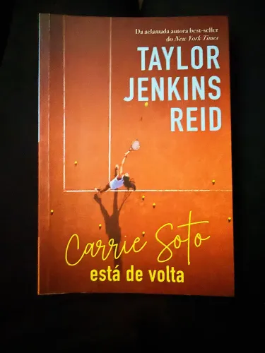 Livro Carrie Soto está de volta - Taylor Jenkins Reid