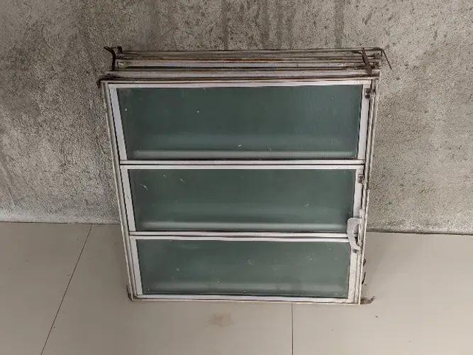 Vitro Basculante Aluminio 60x60