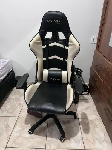 Cadeira Gamer Mymax Mx5, até 5kg, Almofadas, Ergonômica, Couro Sintético - Preto e Branco 