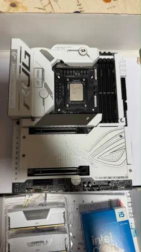 KIT DDR5 CORE i5 14600K 2x16GB CORSAI