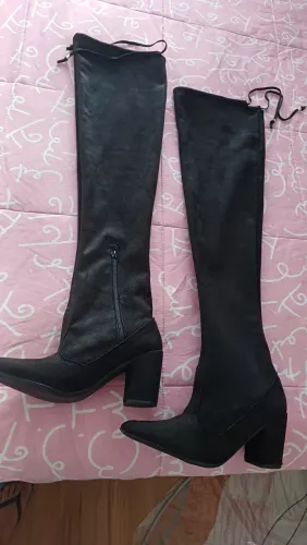 Bota feminina Over the Knee, nova.