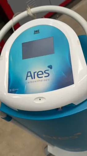 Ares Carboxiterapia Com Gás Aquecido e Corrente High Volt - Ibramed