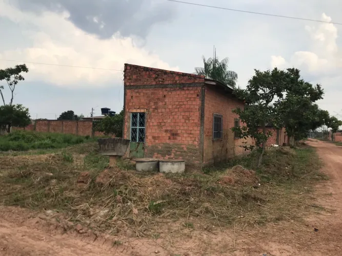 Casa no loteamento lagoa azul