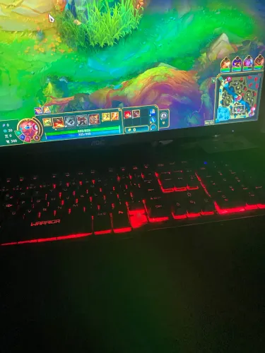 Teclado gamer mecânico 