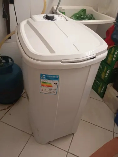 Vendo um tanquinho pra retirada de peças 