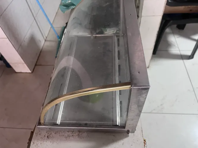 Estufa vitrine curva para salgado ou espetinho