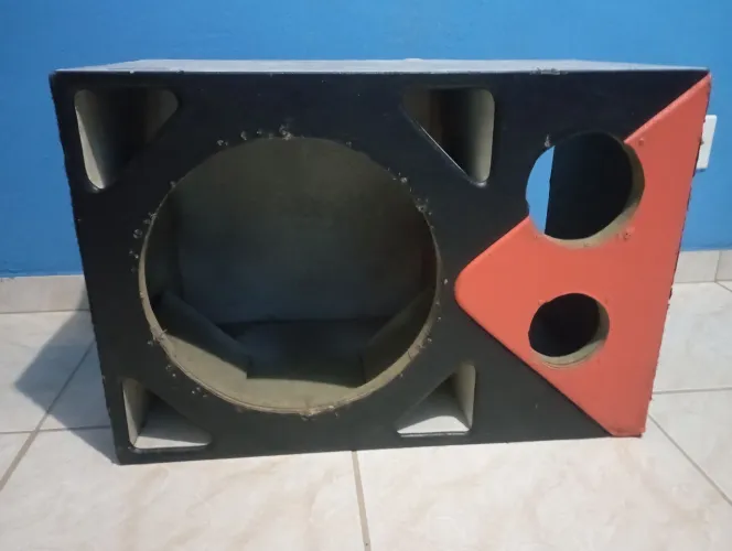 Vendo caixa trio 15 vazia