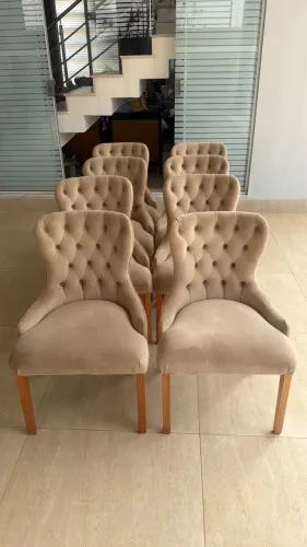 Conjunto de 8 cadeiras clássicas