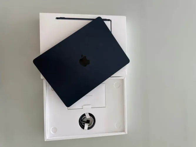 MacBook Air M2 256/8 gigas