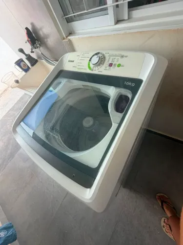 Vendo Máquina de levar roupa em bom estado. Marca: Consul | Capacidade 16kg