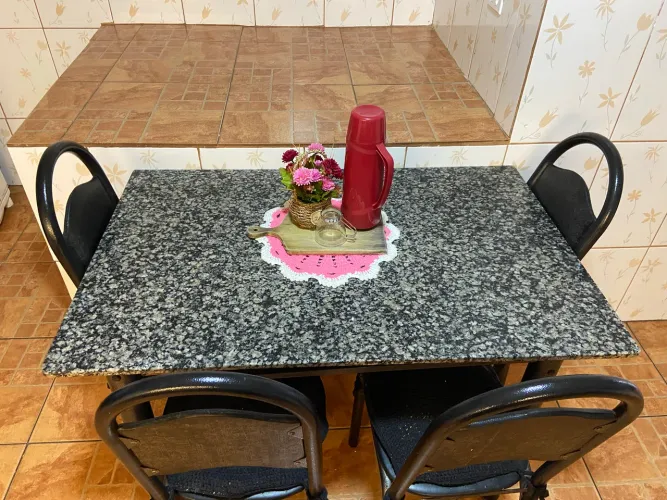 Mesa Mármore 4 Cadeiras