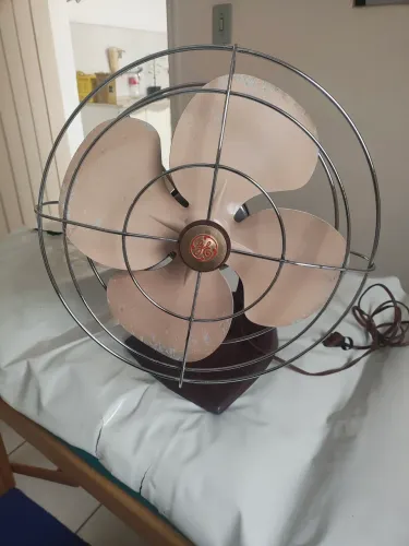 Ventilador GE mesa antigo