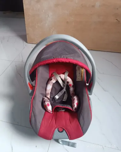 Bebê conforto e Carrinho de bebê