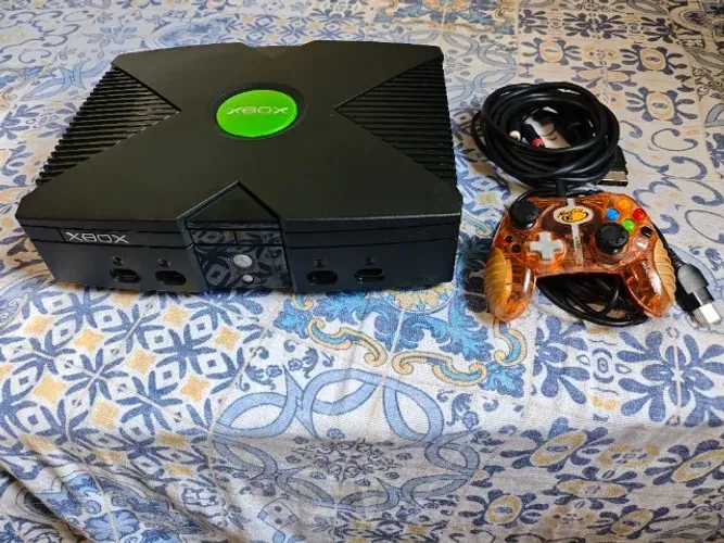Console Xbox Clássico Bloqueado Americano + Controle + Jogo