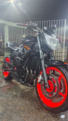 Yamaha XJ6 em excelente estado! 