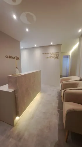 Sala alto padrão para sublocação - Maringá 