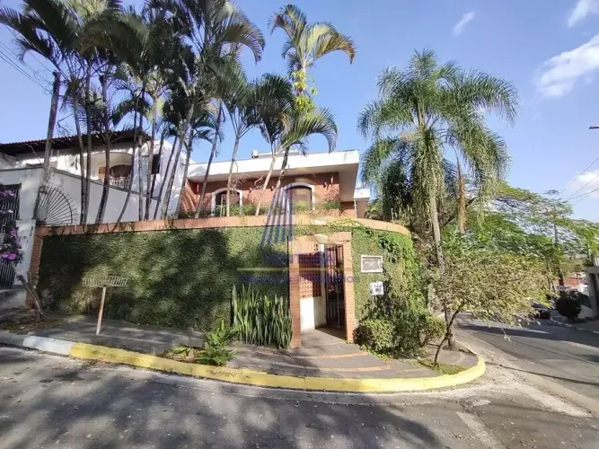 Excelente Casa em Condomínio para Venda próximo ao Shopping Raposo- São Paulo/SP