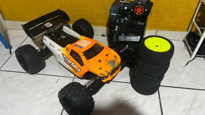 Automodelo Losi eight Truggy 3.0