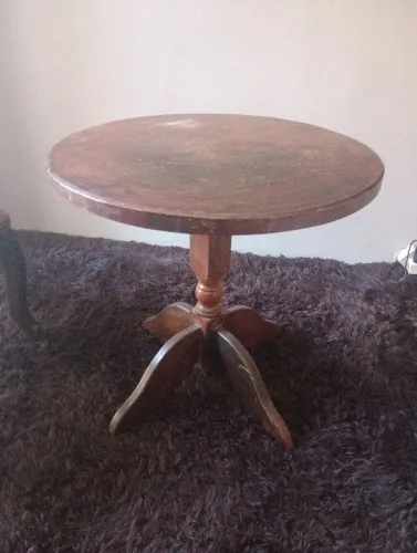Mesa de canto de sucupira