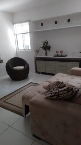 Vende-se Excel. Apto, AV. Bernardo V. CANDEIAS Prox. Mar, 3 qts, Pilotis, Elevador.