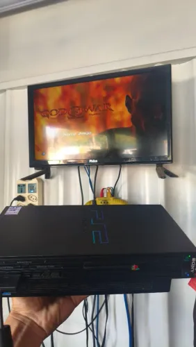 PS2 FAT modelo 5001 revisado lendo cd de ps1 e PS2 só o console sem acessórios